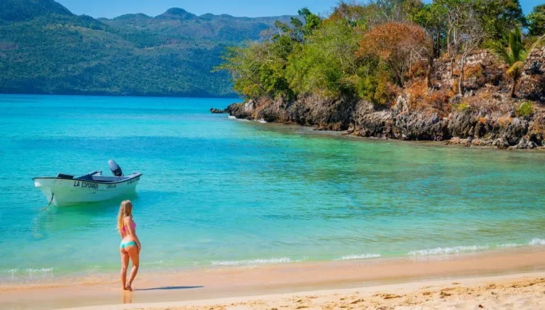 Playa Frontón Samaná turismo RD