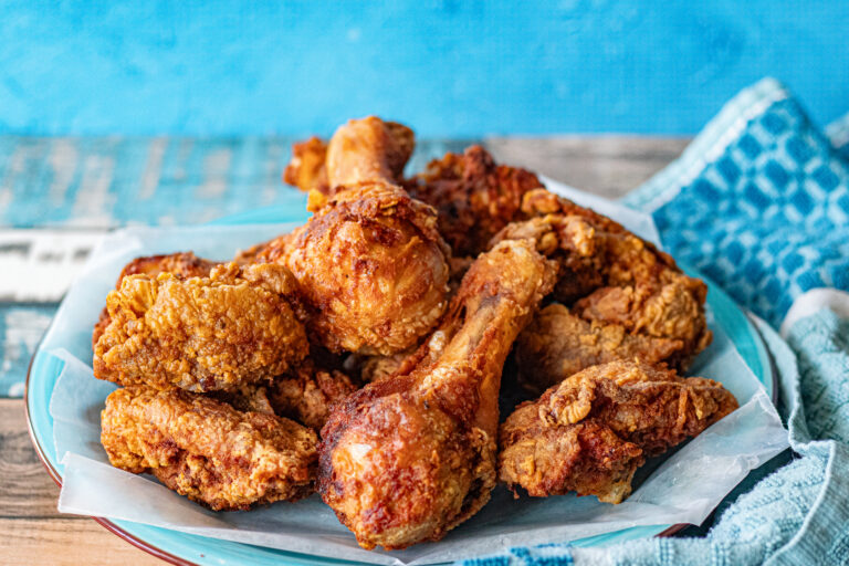 Cómo se inventó el pica pollo dominicano (y por qué los chinos lo dominan)