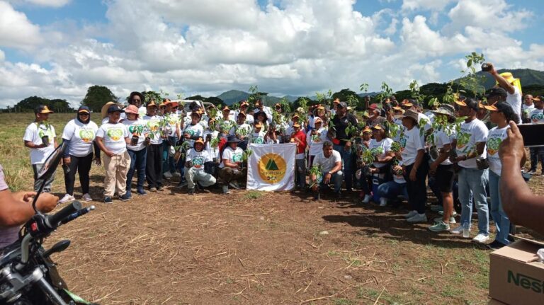 COOPSEMA impulsa jornada de reforestación en La Cuchilla, El Seibo